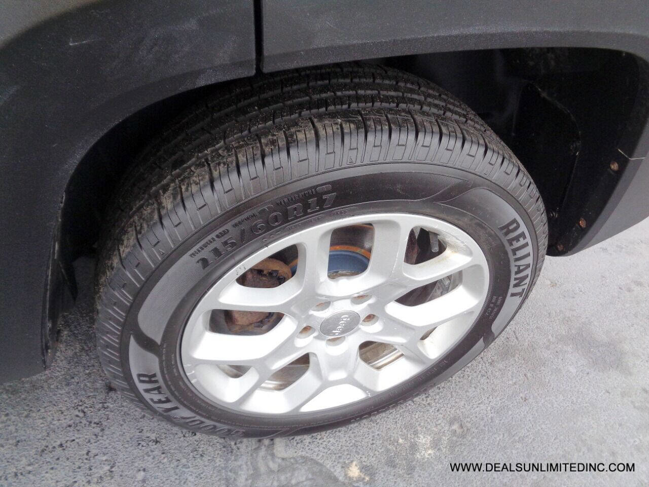 Used 2015 Jeep Renegade Latitude image 8