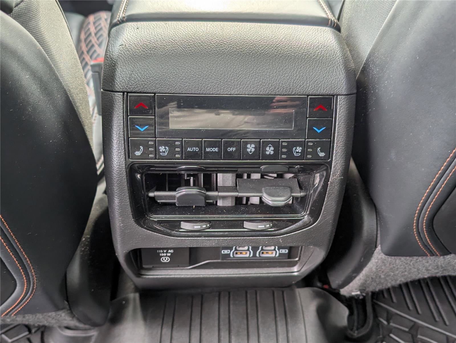 Used 2023 Jeep Grand Cherokee Summit image 16