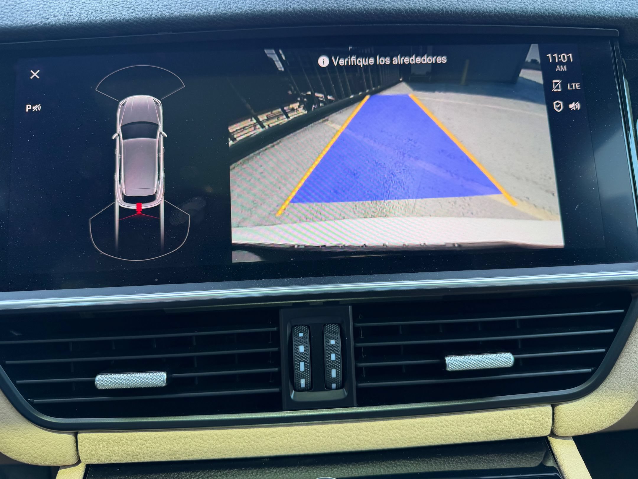 Certified 2023 Porsche Cayenne AWD/4WD image 19