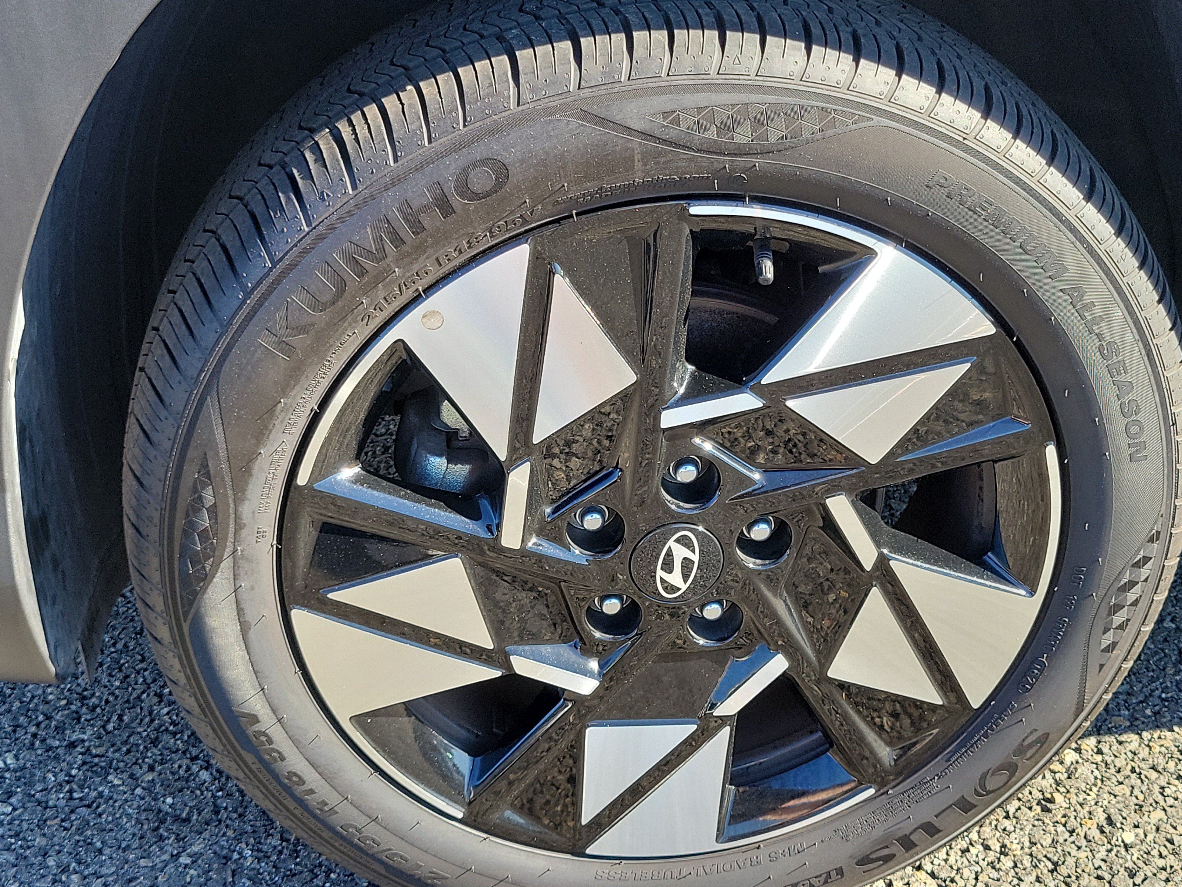 Certified 2025 Hyundai Kona SEL AWD/4WD image 7