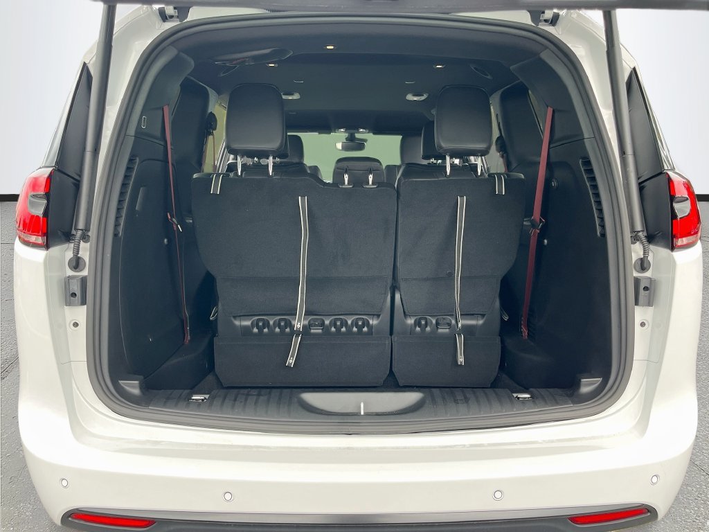 New 2027 Chrysler Pacifica Select FWD image 25