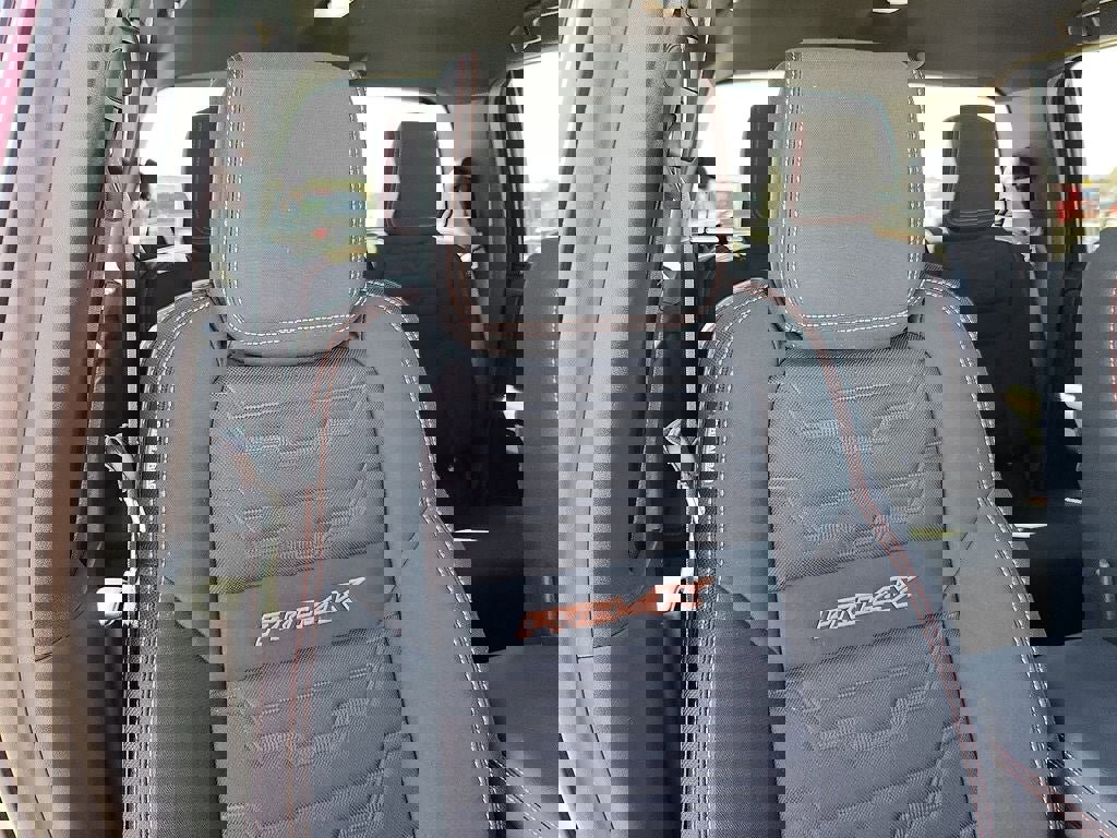 Used 2024 Nissan Frontier PRO-4X w/ Technology Package image 9