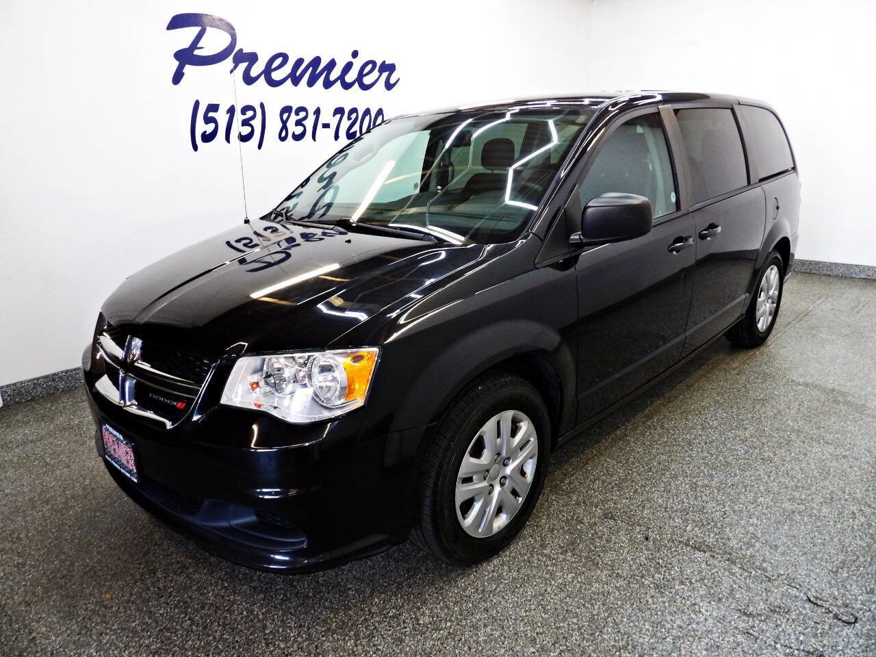 Used 2018 Dodge Grand Caravan SE w/ UConnect Hands-Free Group FWD image 1