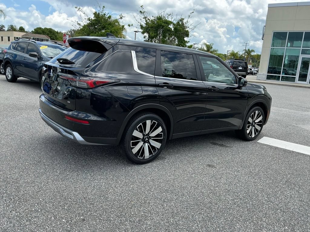 Used 2025 Mitsubishi Outlander AWD image 5