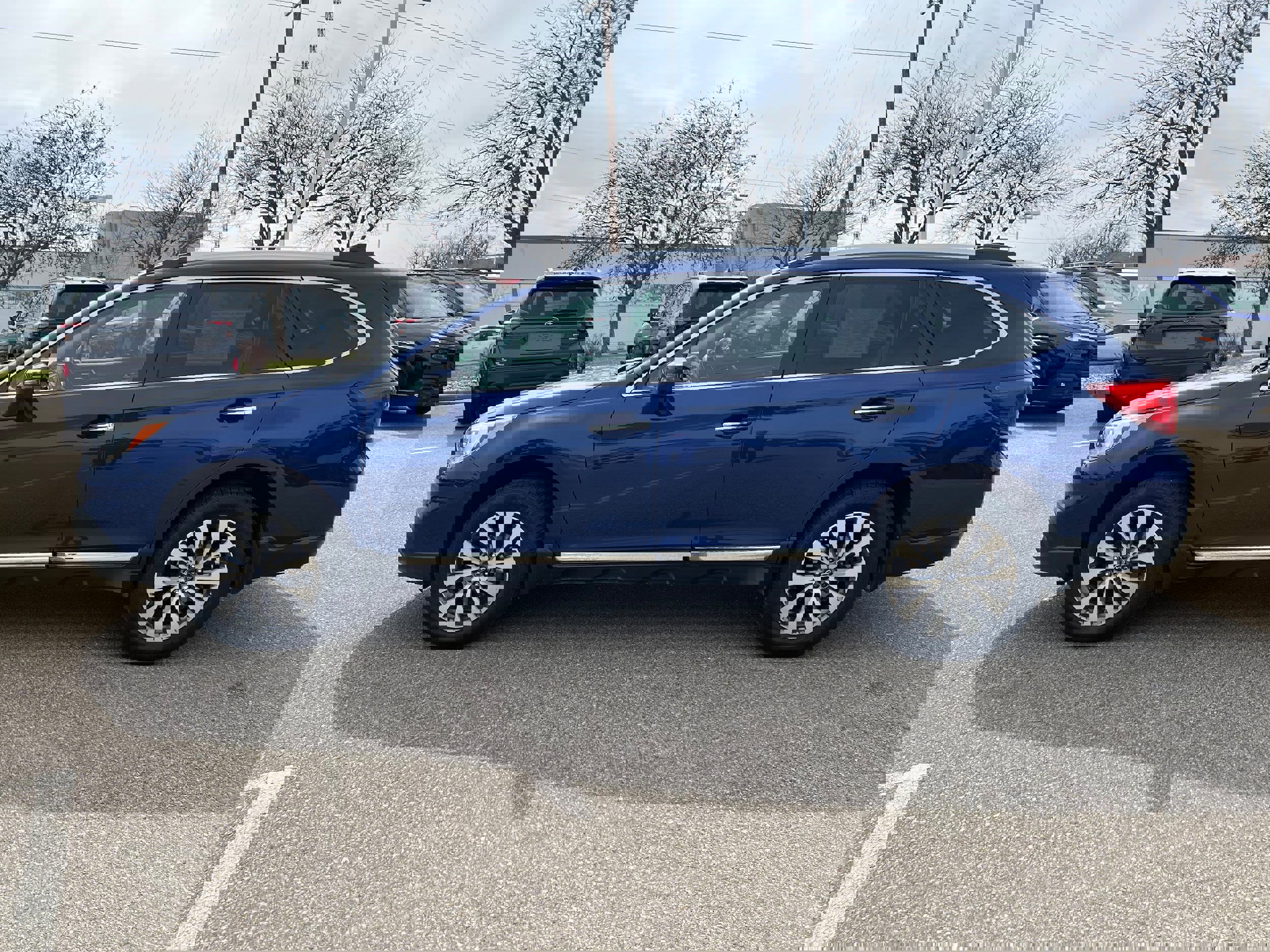 Used 2017 Subaru Outback 2.5i Touring w/ Popular Package #5A image 4