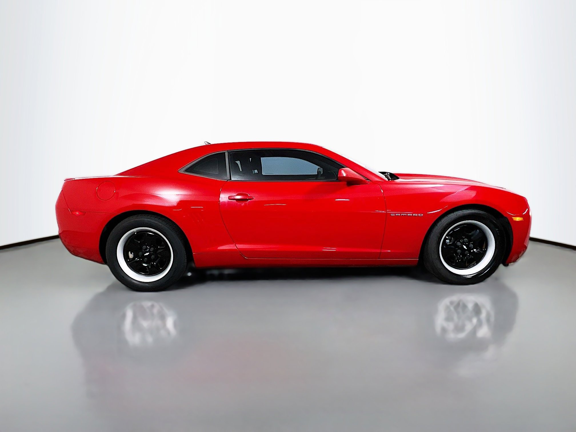 Used 2013 Chevrolet Camaro LS RWD image 3
