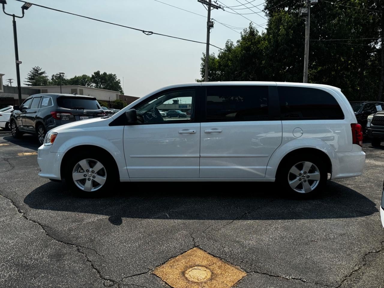Used 2015 Dodge Grand Caravan SE w/ Quick Order Package 29E SE FWD image 4