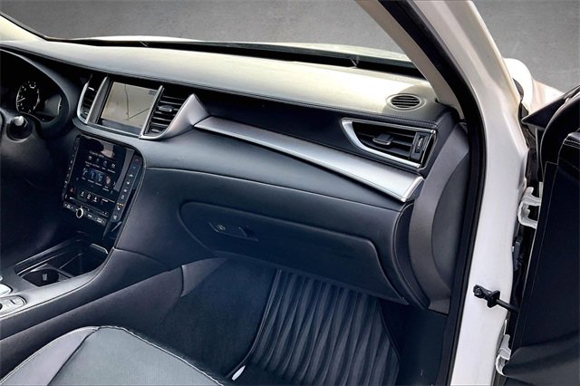 Used 2022 INFINITI QX50 Essential image 14