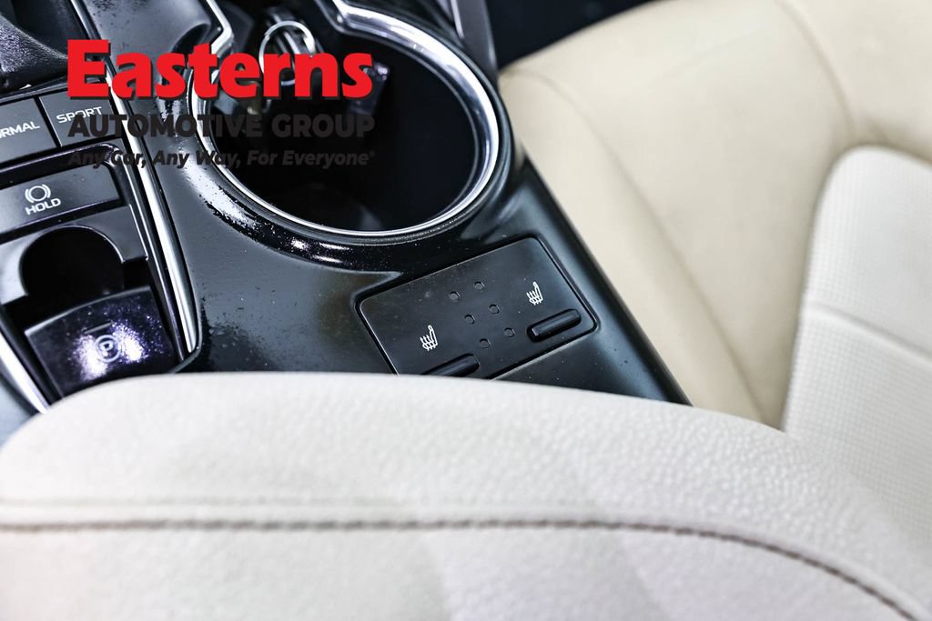 Used 2019 Toyota Camry XLE w/ Carpet Mat Package FWD image 21