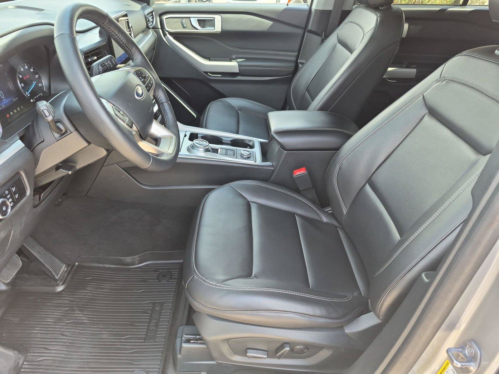 Used 2024 Ford Explorer XLT w/ Equipment Group 202A AWD/4WD image 10