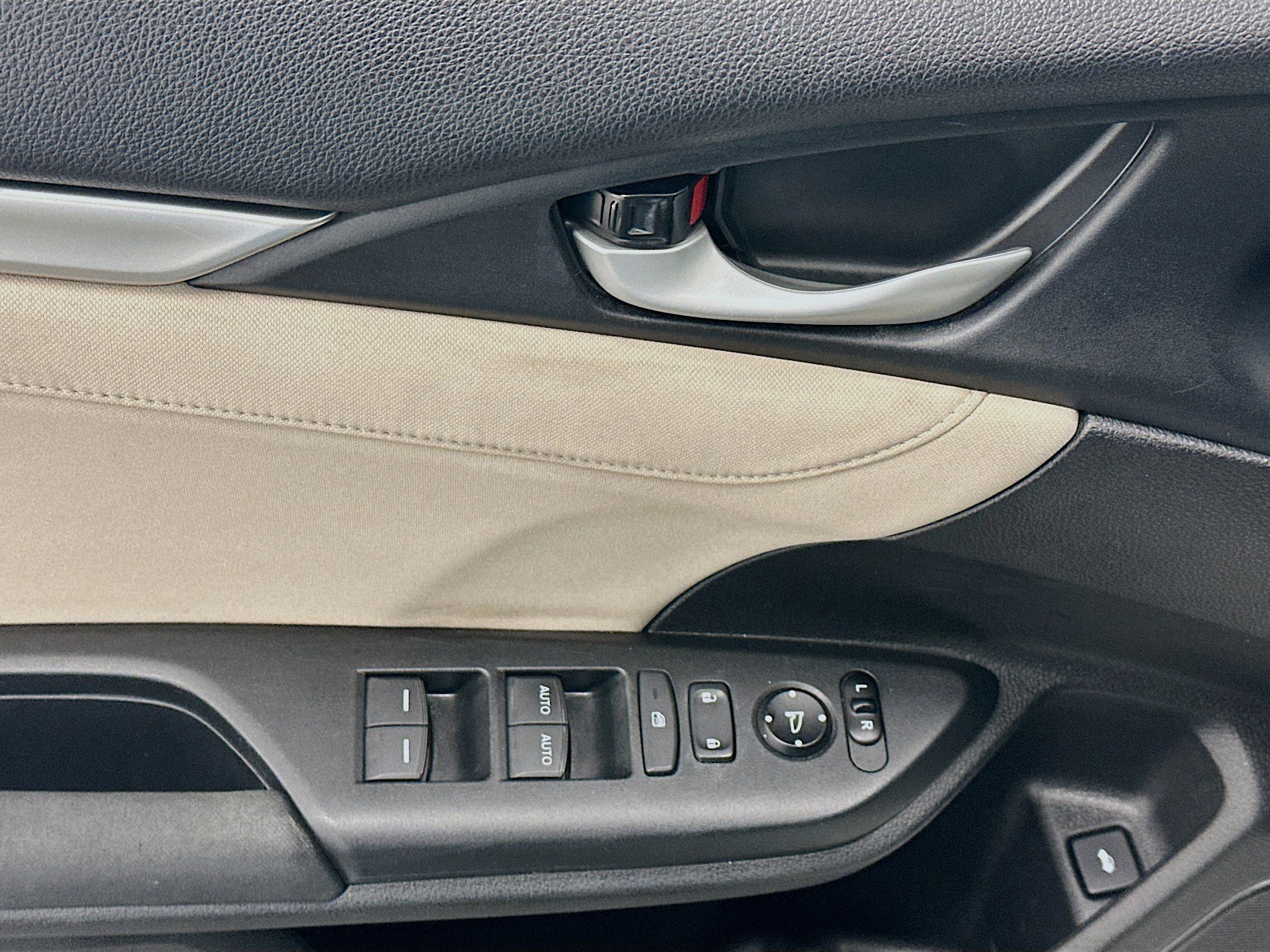 Used 2018 Honda Civic EX image 15