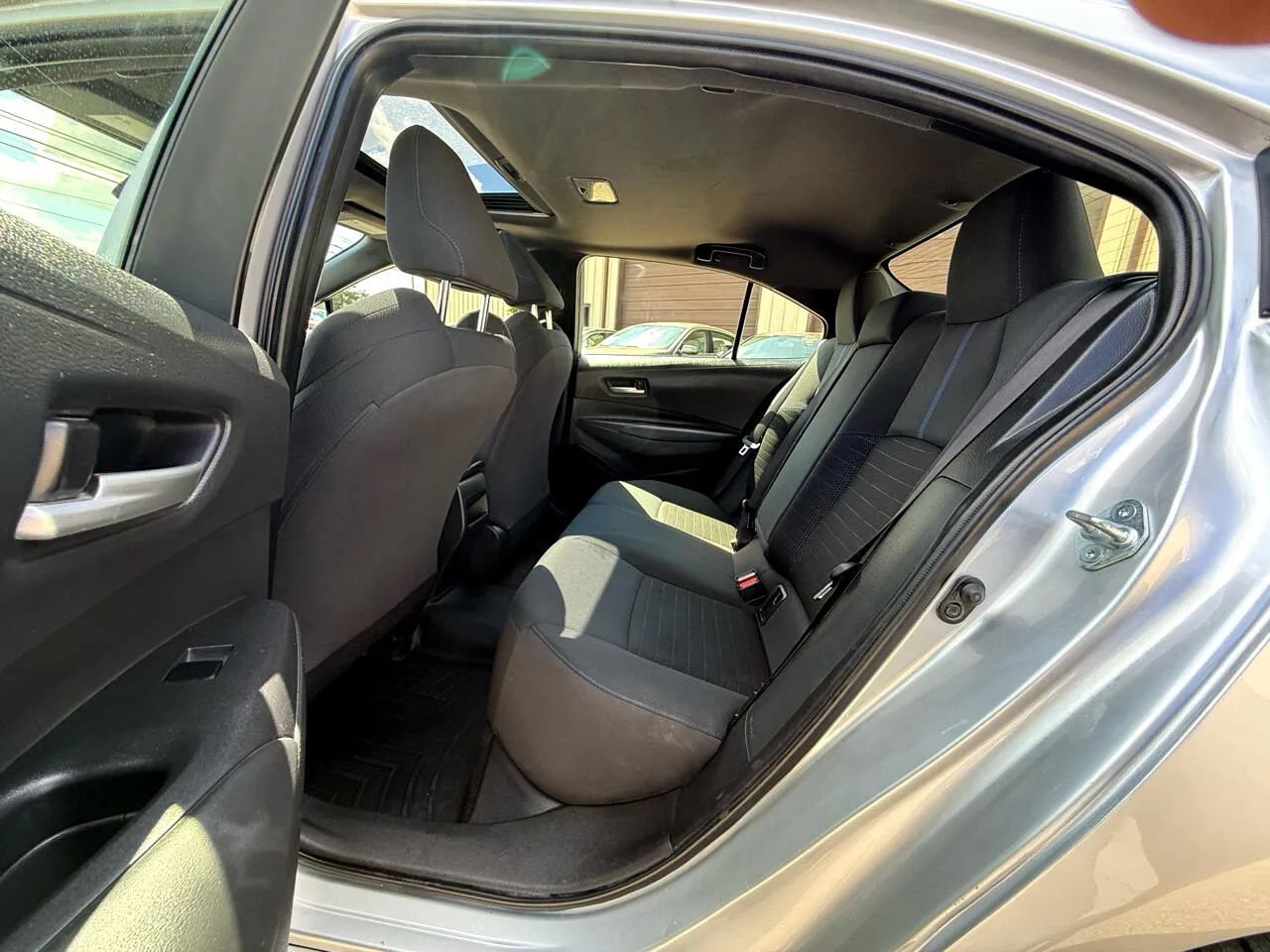 Used 2022 Toyota Corolla SE w/ SE Premium Package FWD image 26