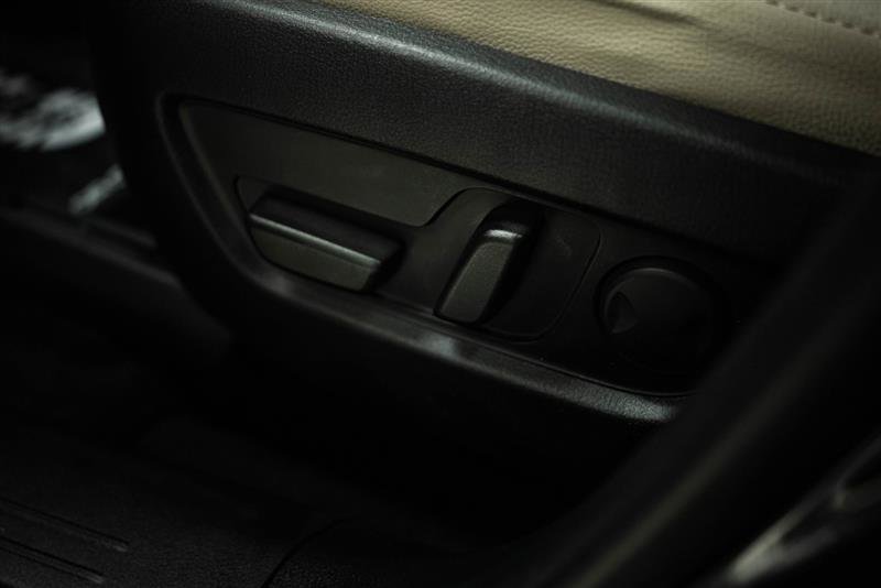 Used 2024 MAZDA CX-90 Plug-In Hybrid w/ Preferred AWD/4WD image 14