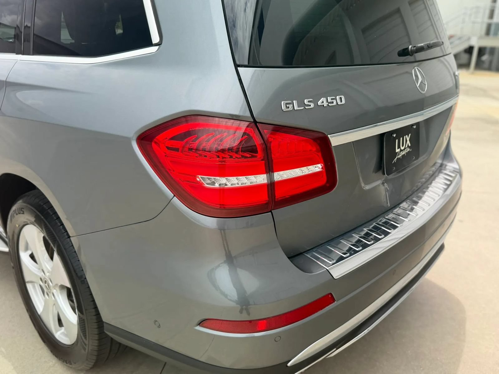 Used 2018 Mercedes-Benz GLS 450 4MATIC w/ Premium Package image 12