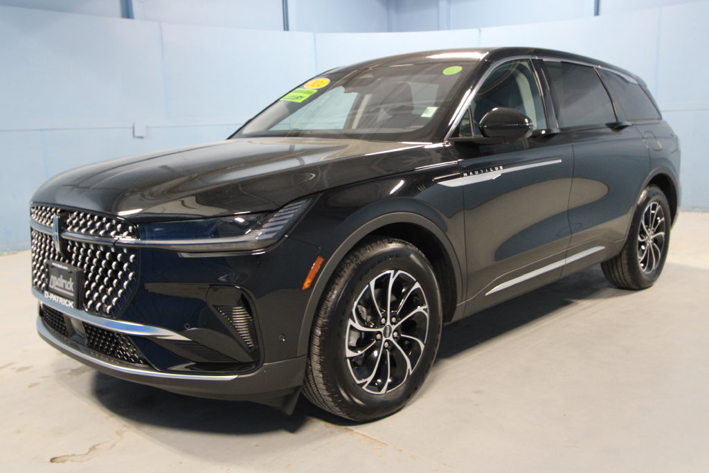 Used 2024 Lincoln Nautilus Premier AWD/4WD image 28