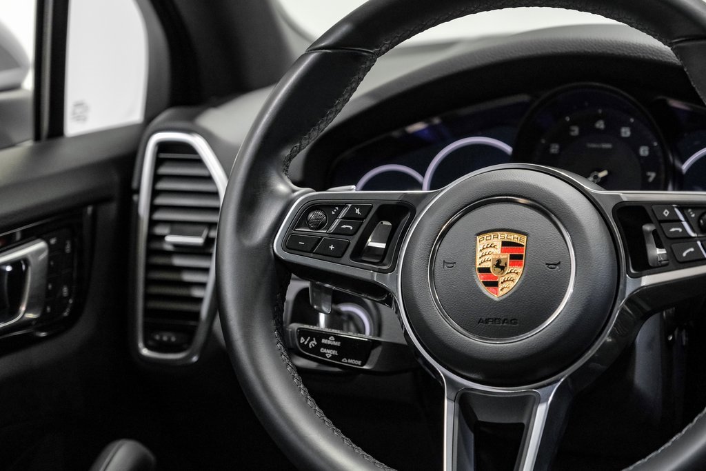 Used 2023 Porsche Cayenne image 16