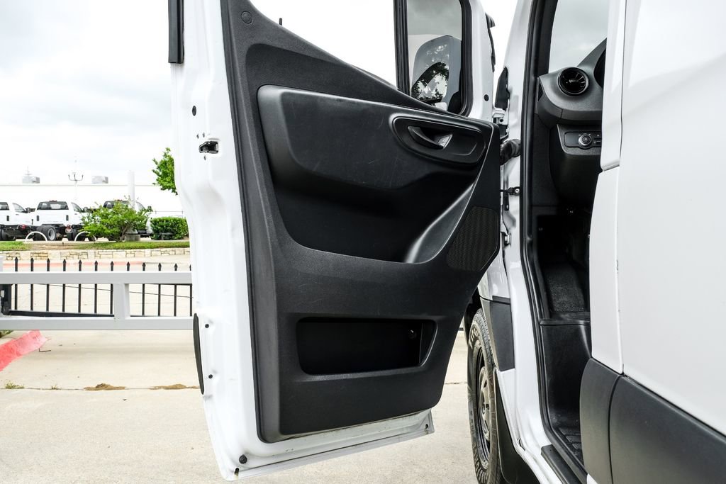 Used 2020 Mercedes-Benz Sprinter 2500 w/ Driver Convenience Package image 38