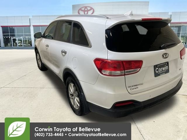 Used 2016 Kia Sorento LX w/ LX Convenience Package image 3
