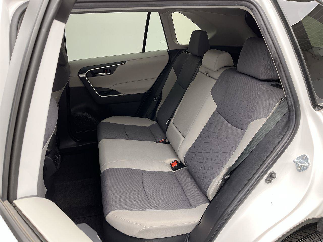 Used 2022 Toyota RAV4 XLE w/ XLE Grade Weather Package AWD/4WD image 10