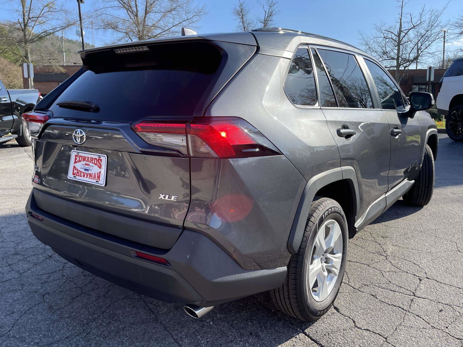 Used 2021 Toyota RAV4 XLE image 22