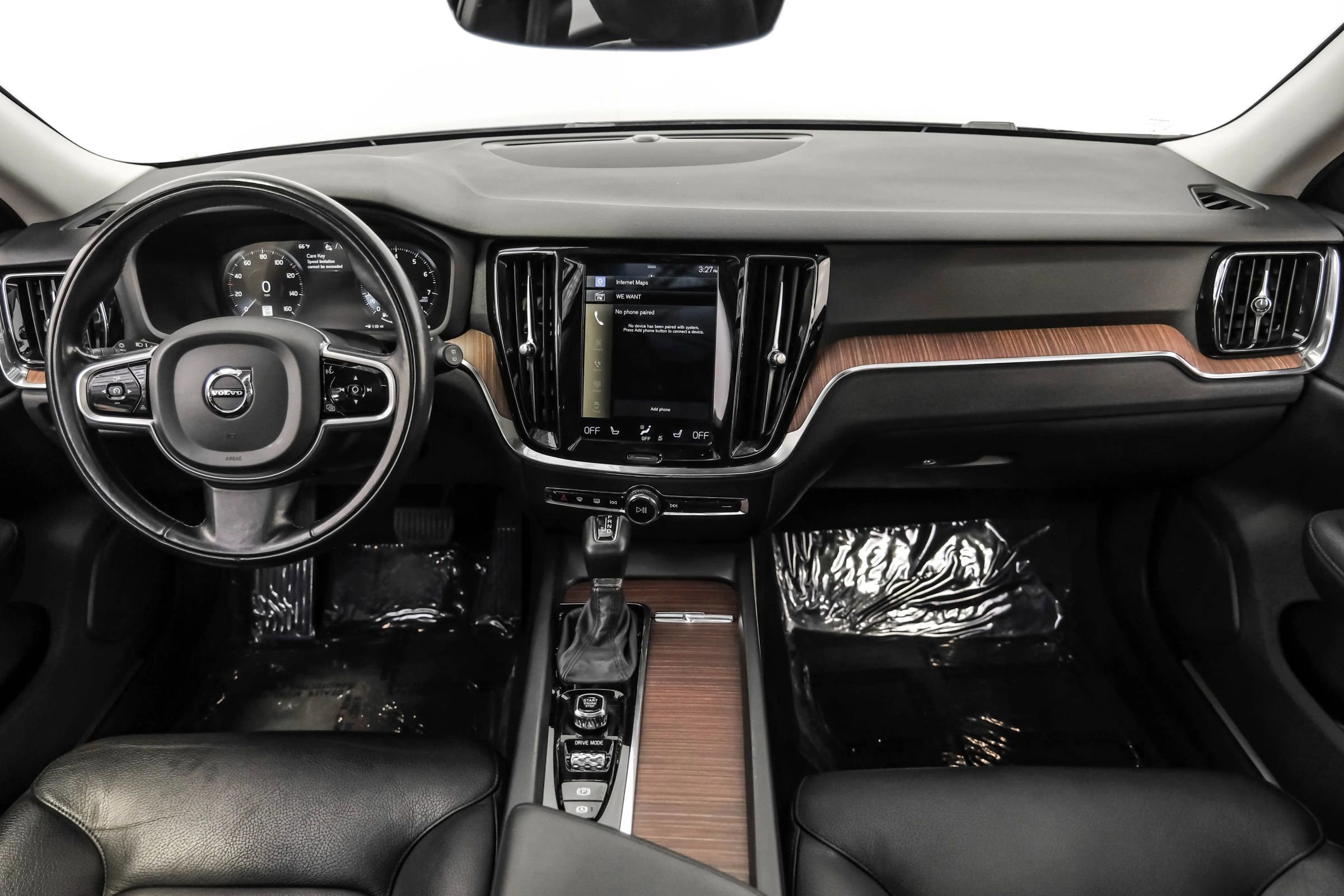 Used 2021 Volvo V60 T5 Momentum w/ Climate Package image 9