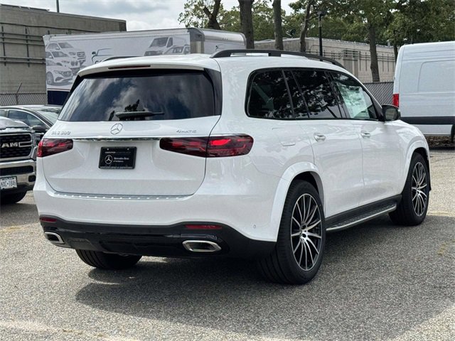 New 2026 Mercedes-Benz GLS 580 4MATIC image 10