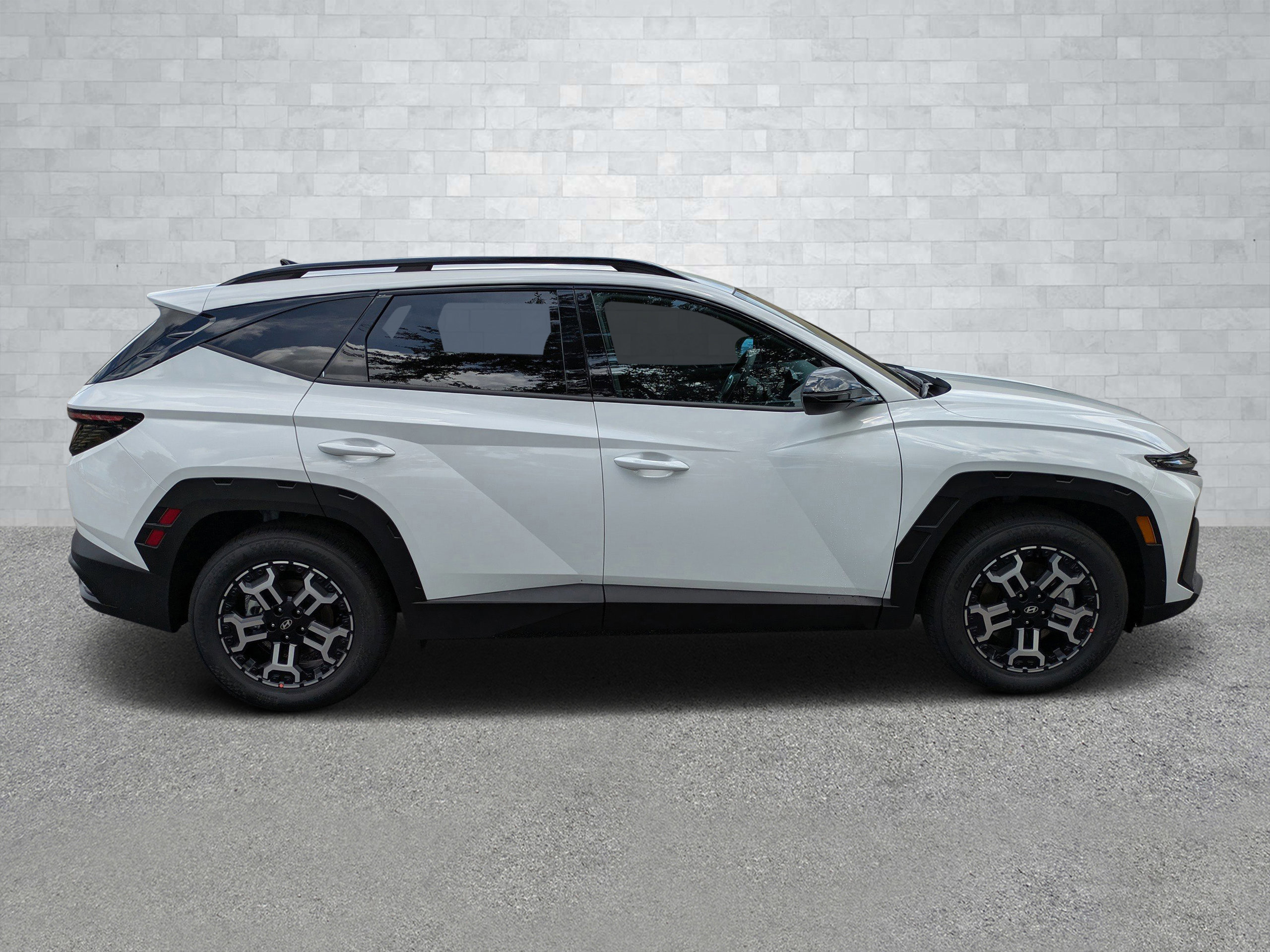 New 2025 Hyundai Tucson XRT image 3