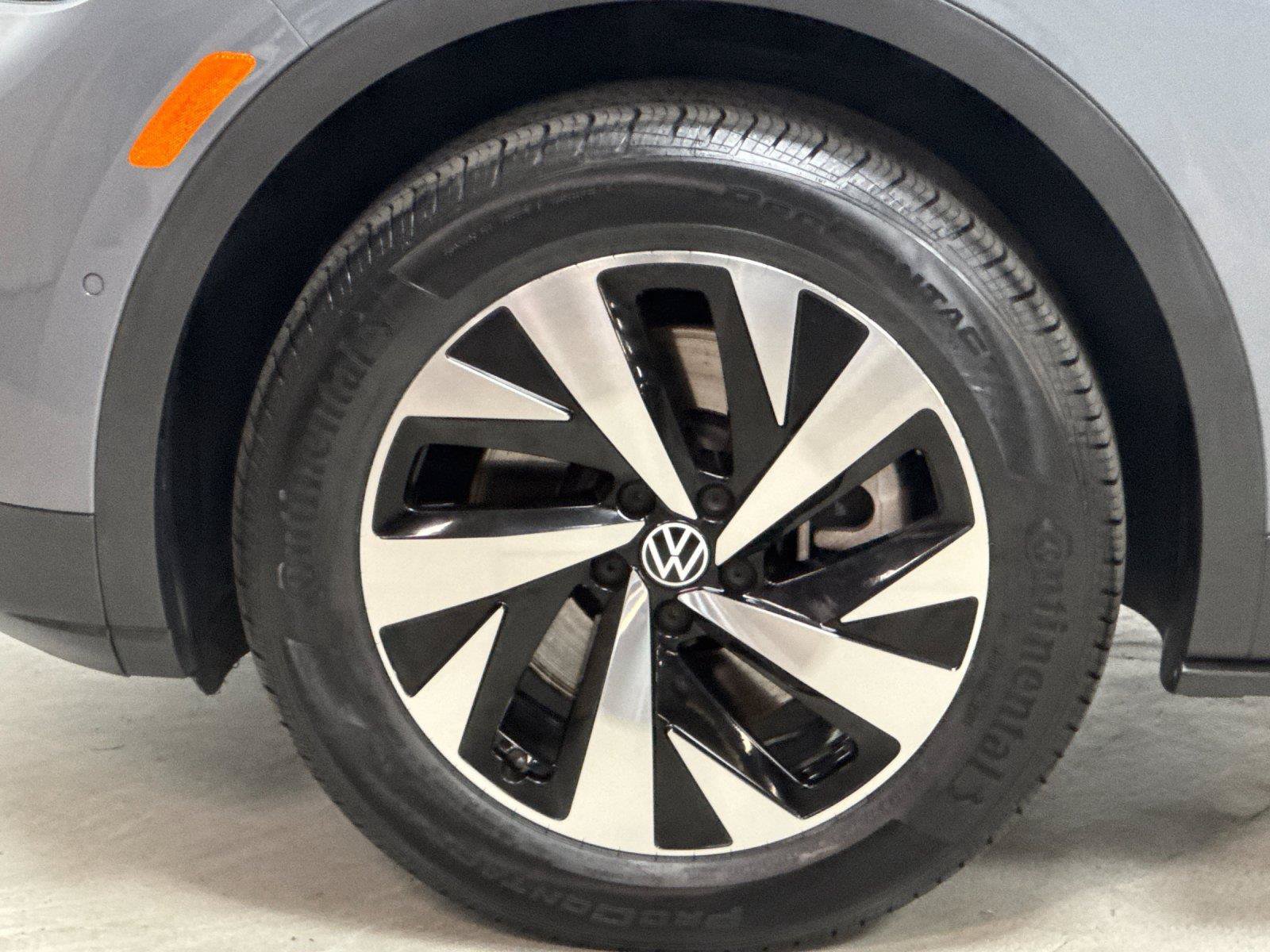 Used 2023 Volkswagen ID.4 Pro AWD/4WD image 25