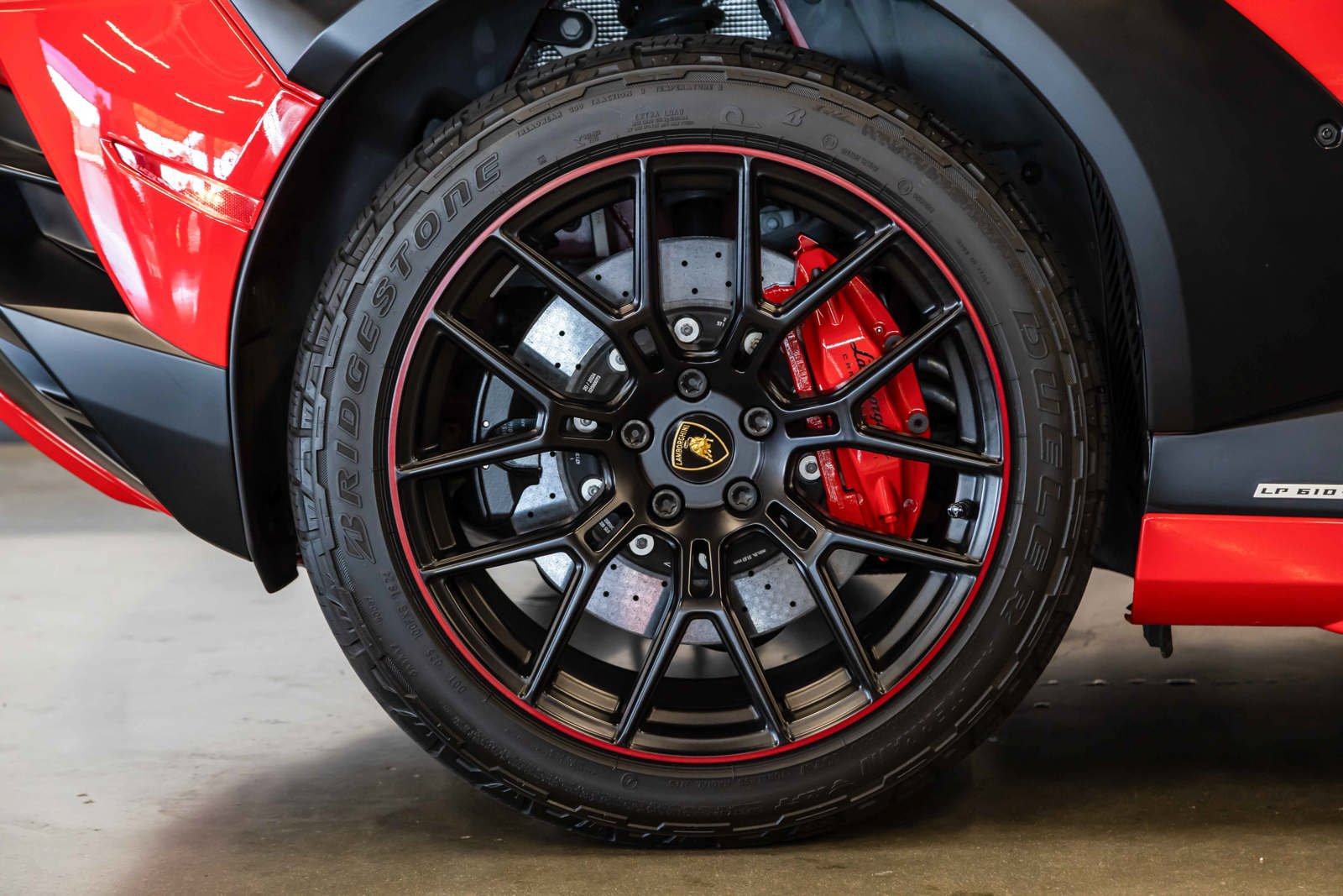 Used 2024 Lamborghini Huracan Sterrato AWD/4WD image 13