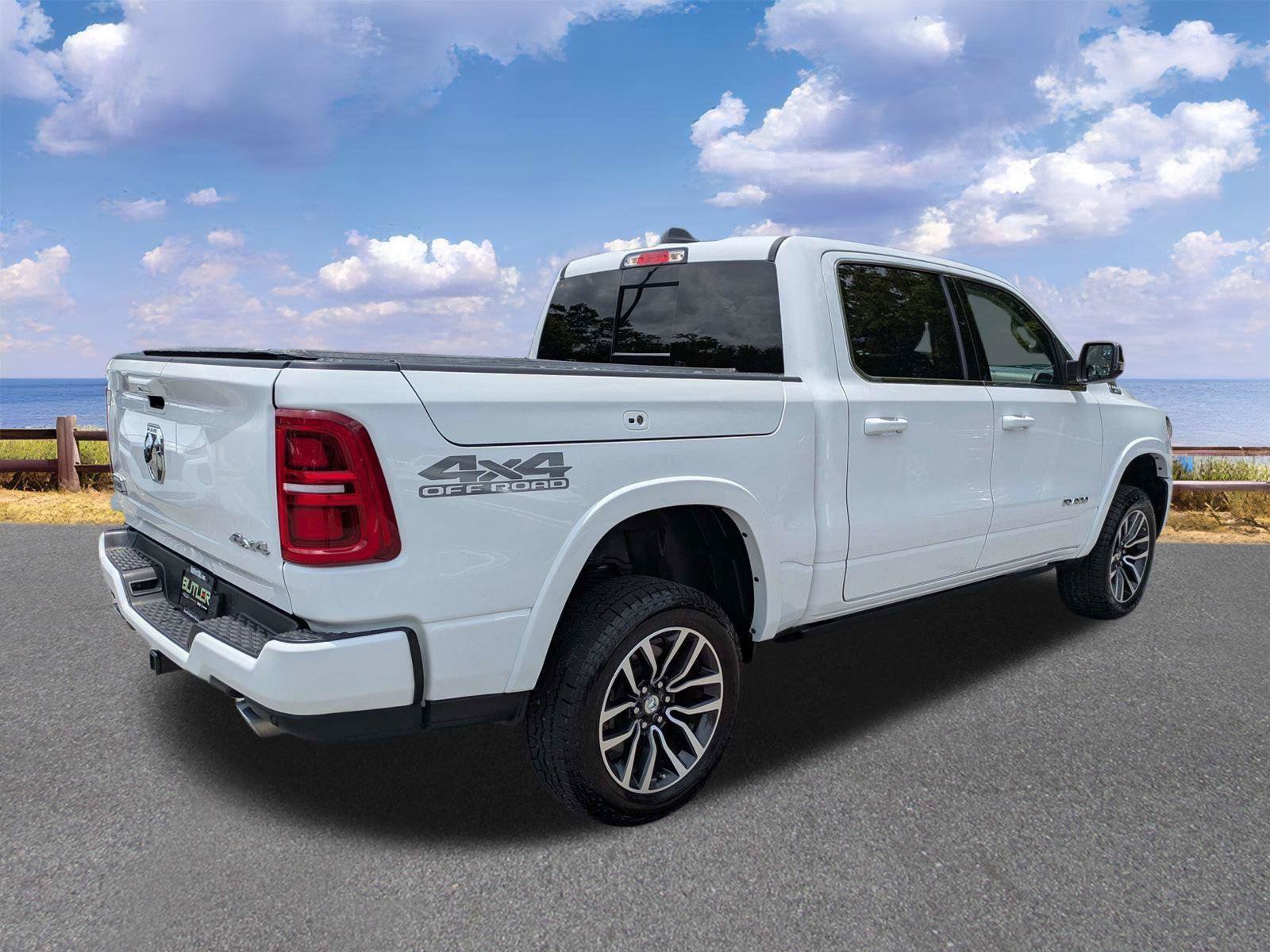 Used 2025 RAM 1500 Limited w/ Off Road Group AWD/4WD image 8