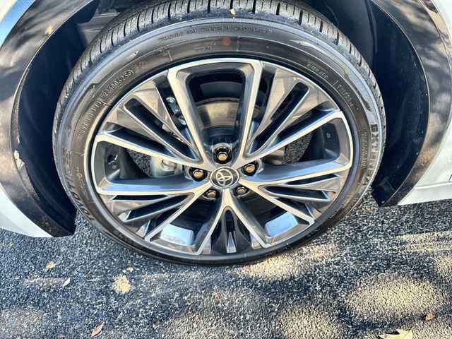 Used 2025 Toyota Prius XLE image 19