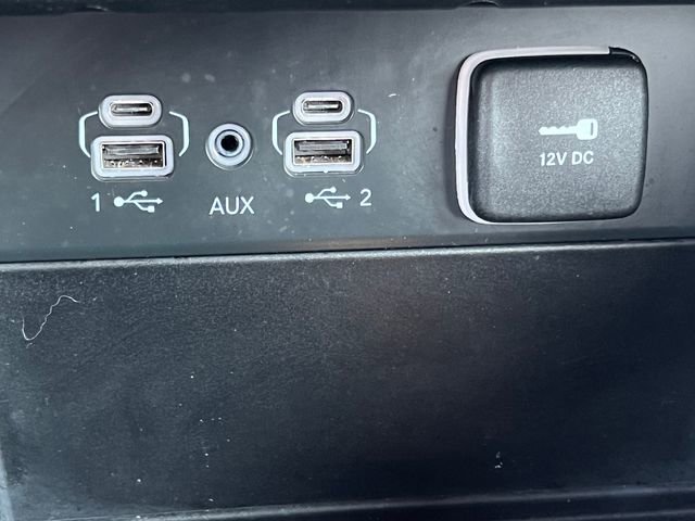 Used 2024 Jeep Grand Cherokee L Limited w/ Black Appearance Package image 31