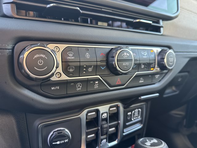 Certified 2026 Jeep Wrangler Unlimited Sahara AWD/4WD image 30