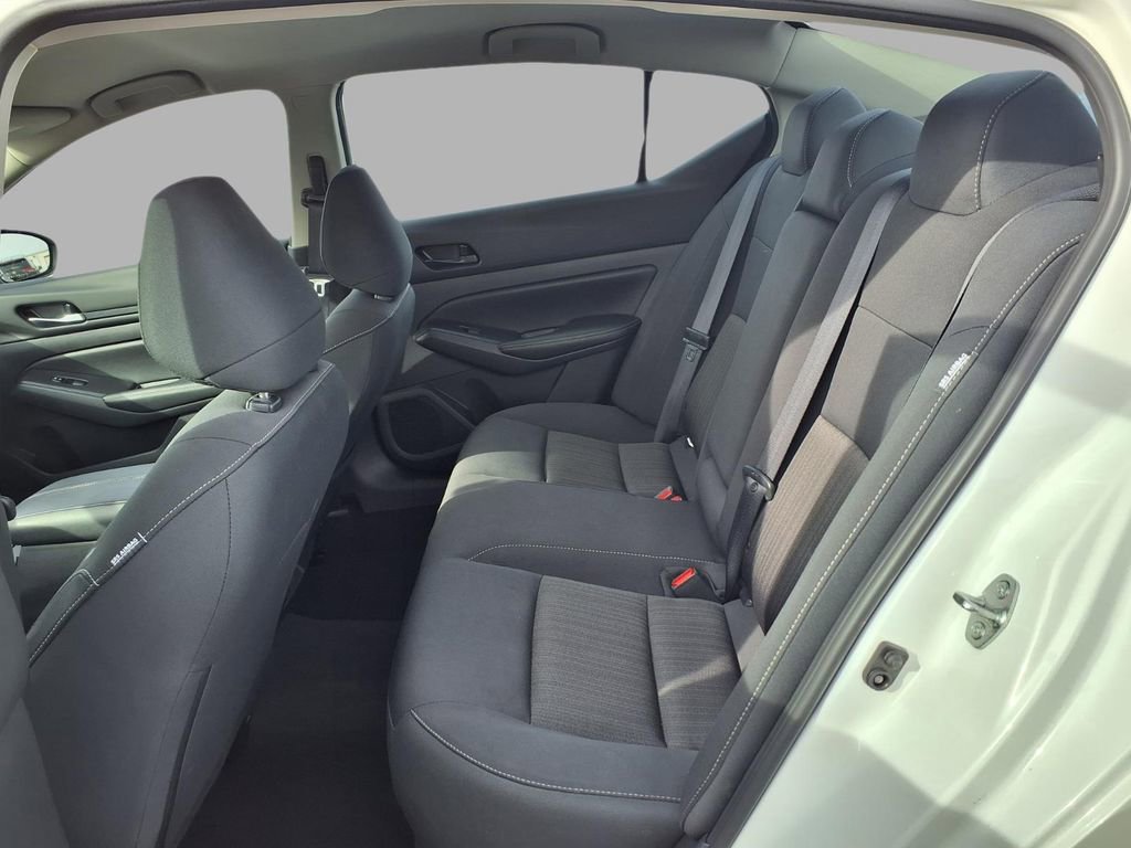 Used 2025 Nissan Altima 2.5 SV image 23