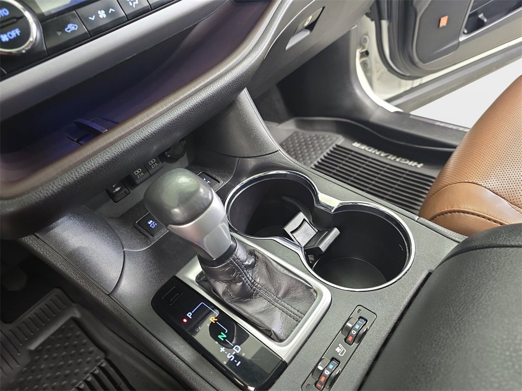 Used 2019 Toyota Highlander Limited image 28