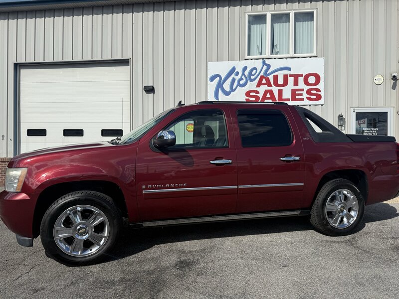 Used 2009 Chevrolet Avalanche LTZ AWD/4WD image 12