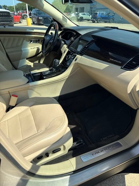 Used 2018 Ford Taurus Limited FWD image 15