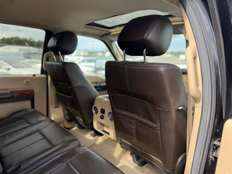 Used 2016 Ford F250 King Ranch w/ King Ranch Package AWD/4WD image 44