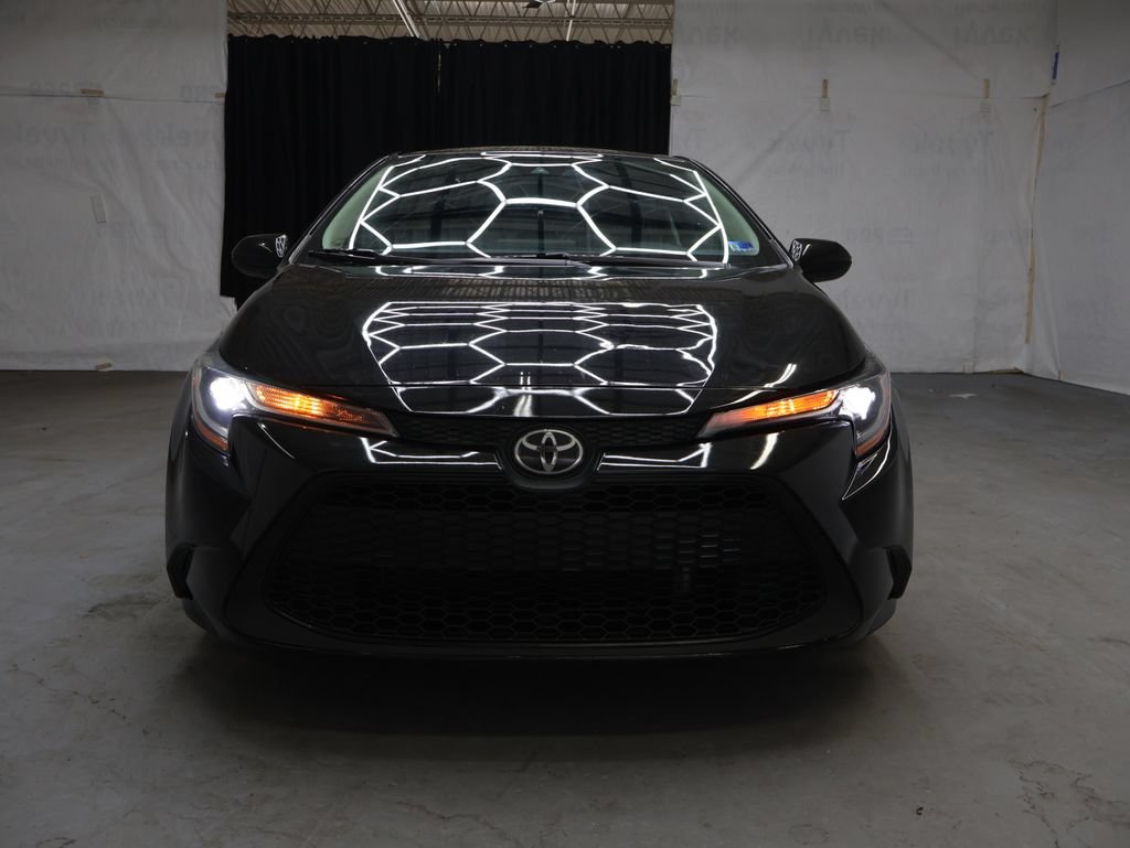 Used 2022 Toyota Corolla LE FWD image 2