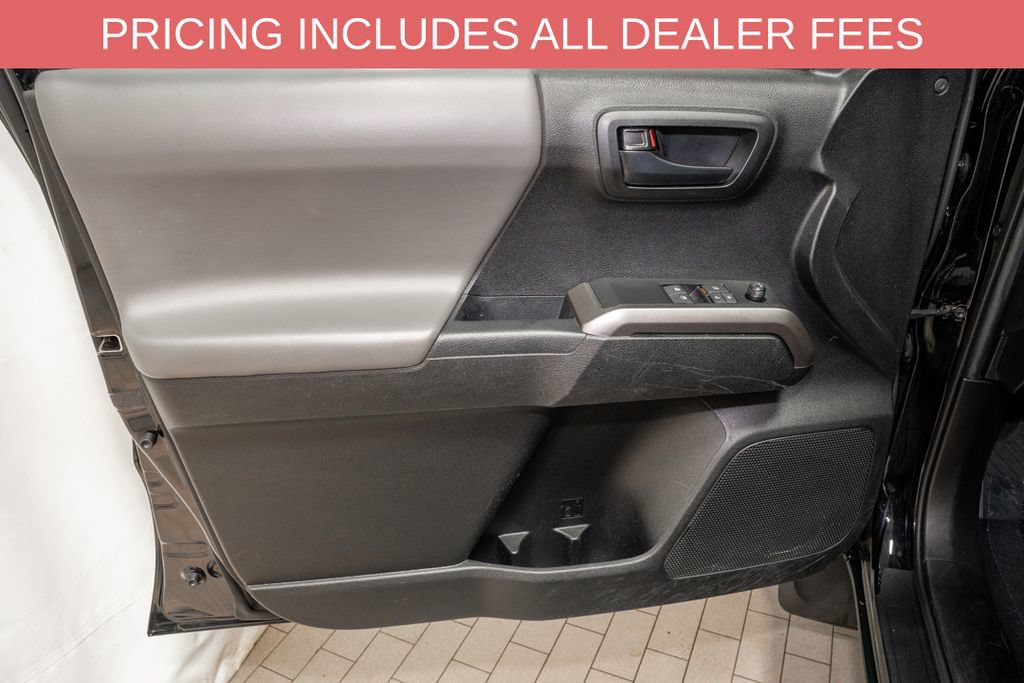 Used 2021 Toyota Tacoma SR5 w/ SR5 Appearance Package (SM) AWD/4WD image 9