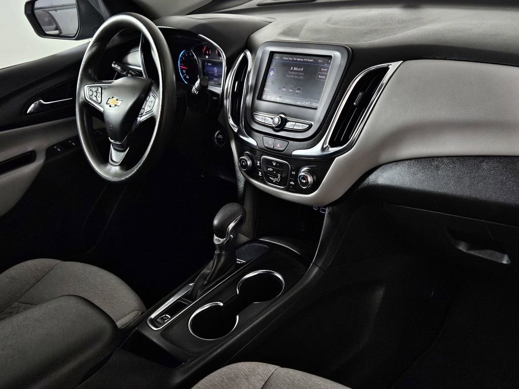 Used 2023 Chevrolet Equinox LT image 29