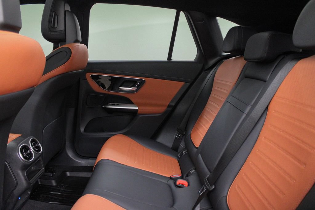 Used 2024 Mercedes-Benz GLC 300 image 26