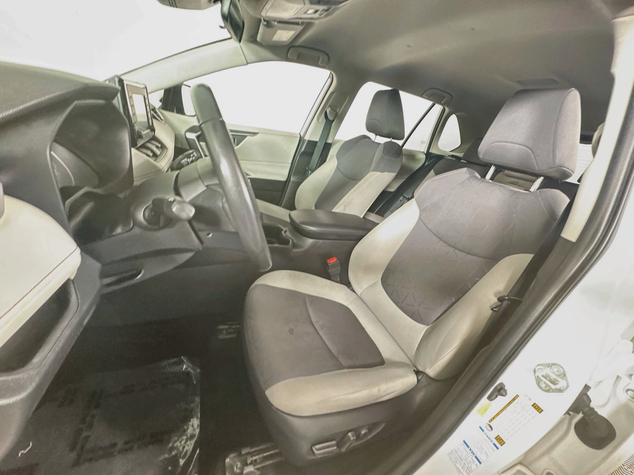 Certified 2022 Toyota RAV4 XLE w/ XLE Grade Weather Package AWD/4WD image 12
