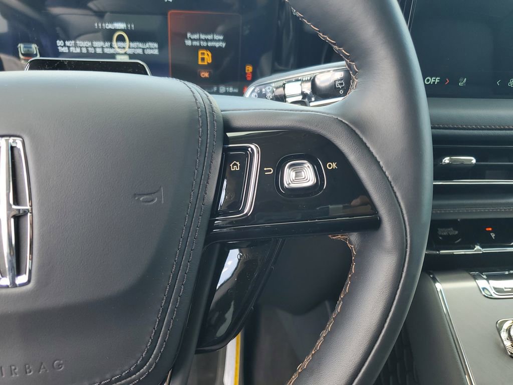 New 2026 Lincoln Aviator 2WD w/ Jet Appearance Package image 26