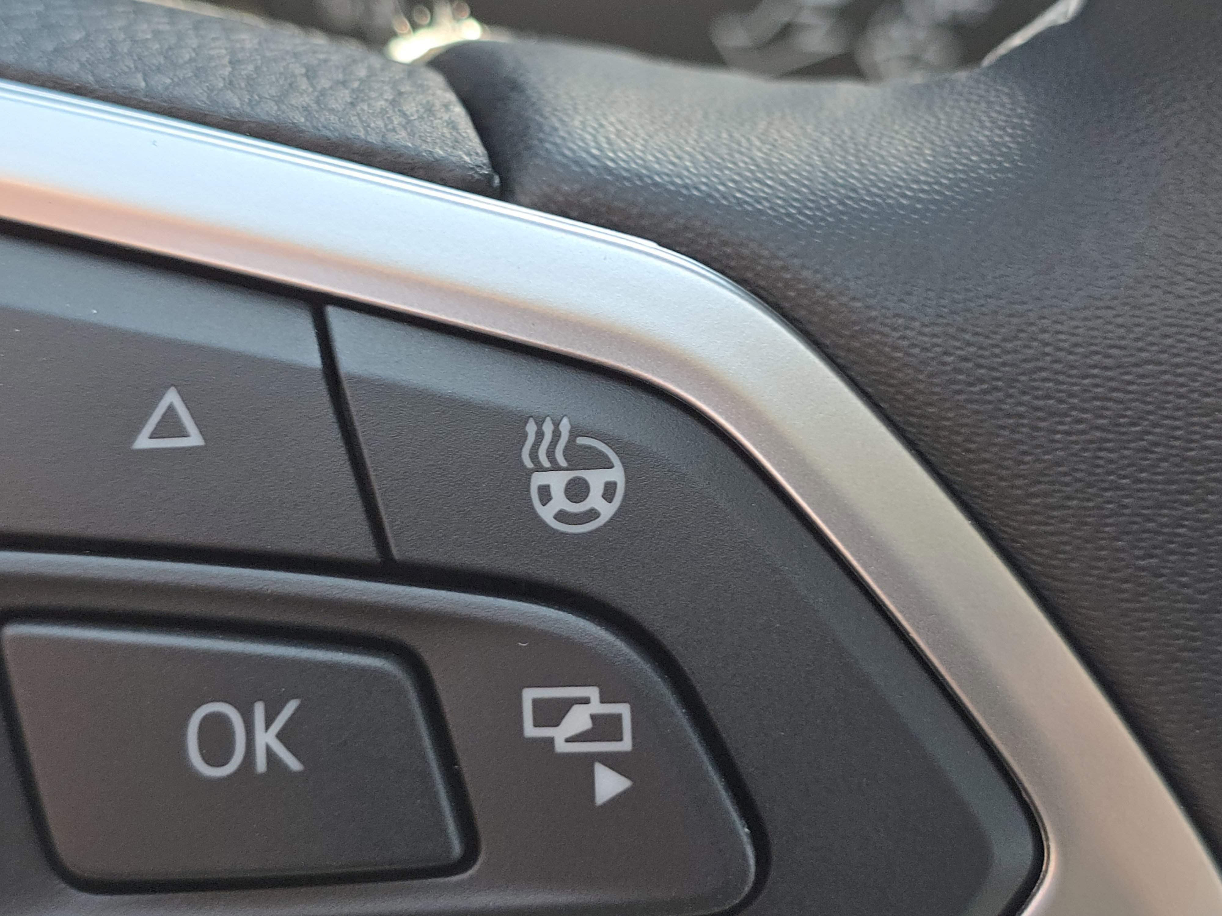 New 2025 Volkswagen Taos S image 13