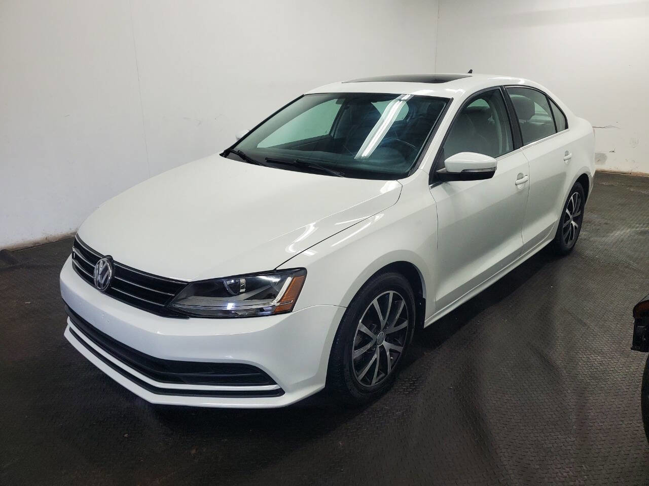 Used 2018 Volkswagen Jetta SE FWD image 1