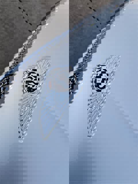 Used 2023 Bentley Bentayga Plug-In Hybrid image 12