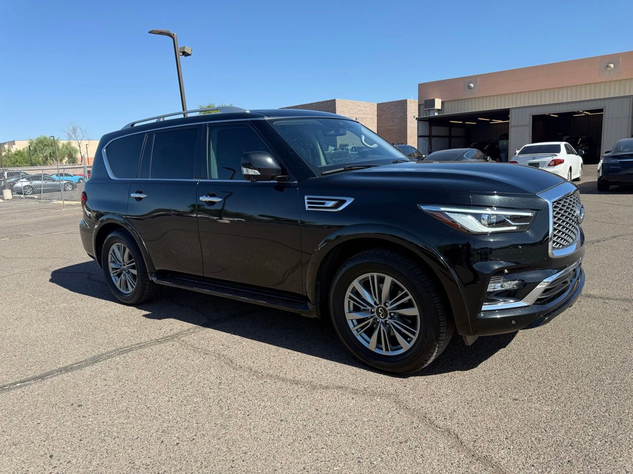 Used 2021 INFINITI QX80 Luxe w/ Cargo Package RWD image 3
