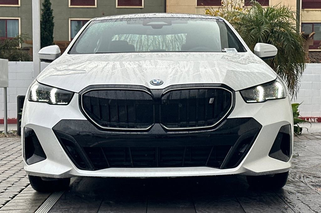 New 2026 BMW i5 eDrive40 w/ M Sport Package image 8