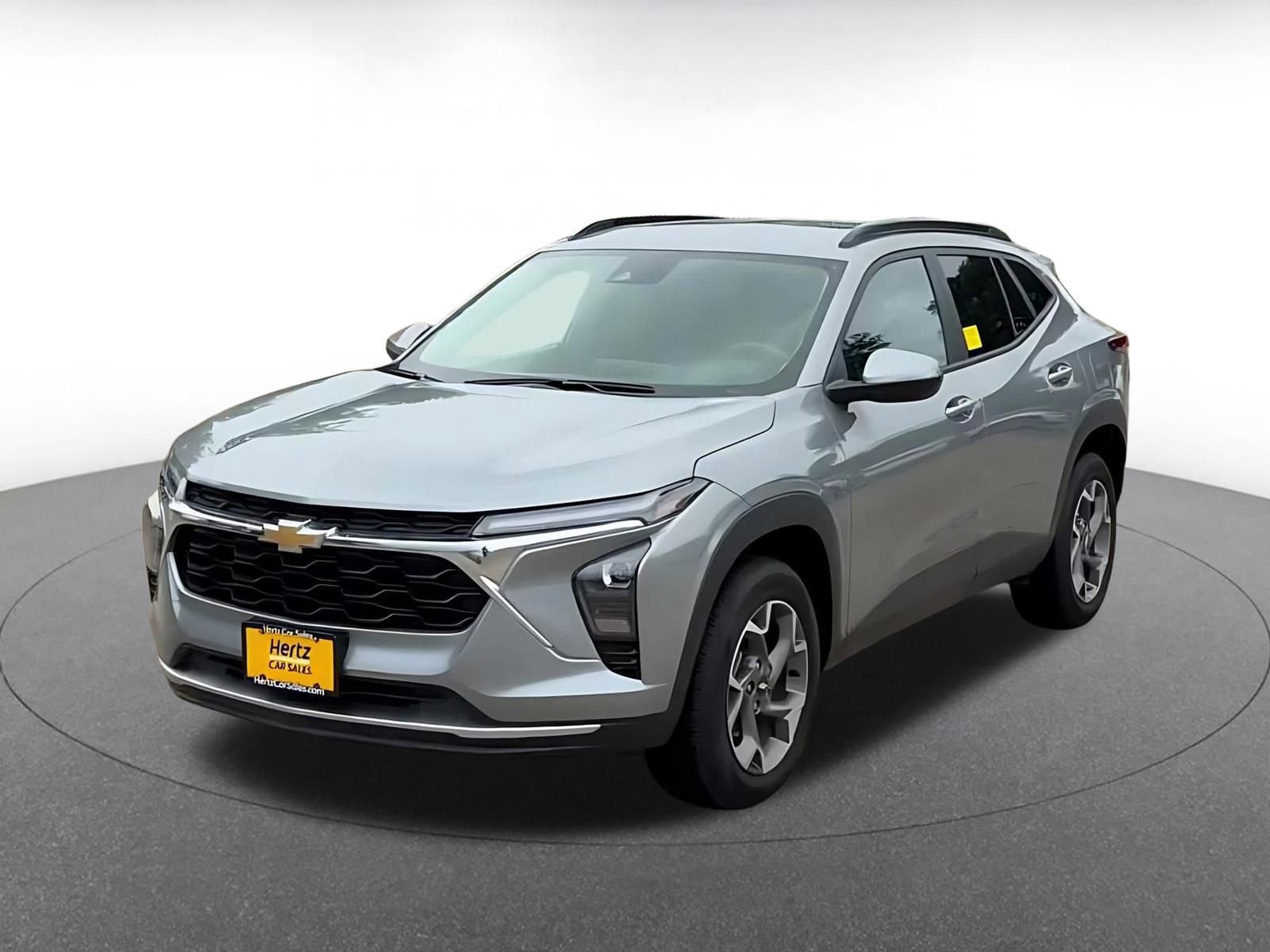 Used 2025 Chevrolet Trax LT FWD image 8